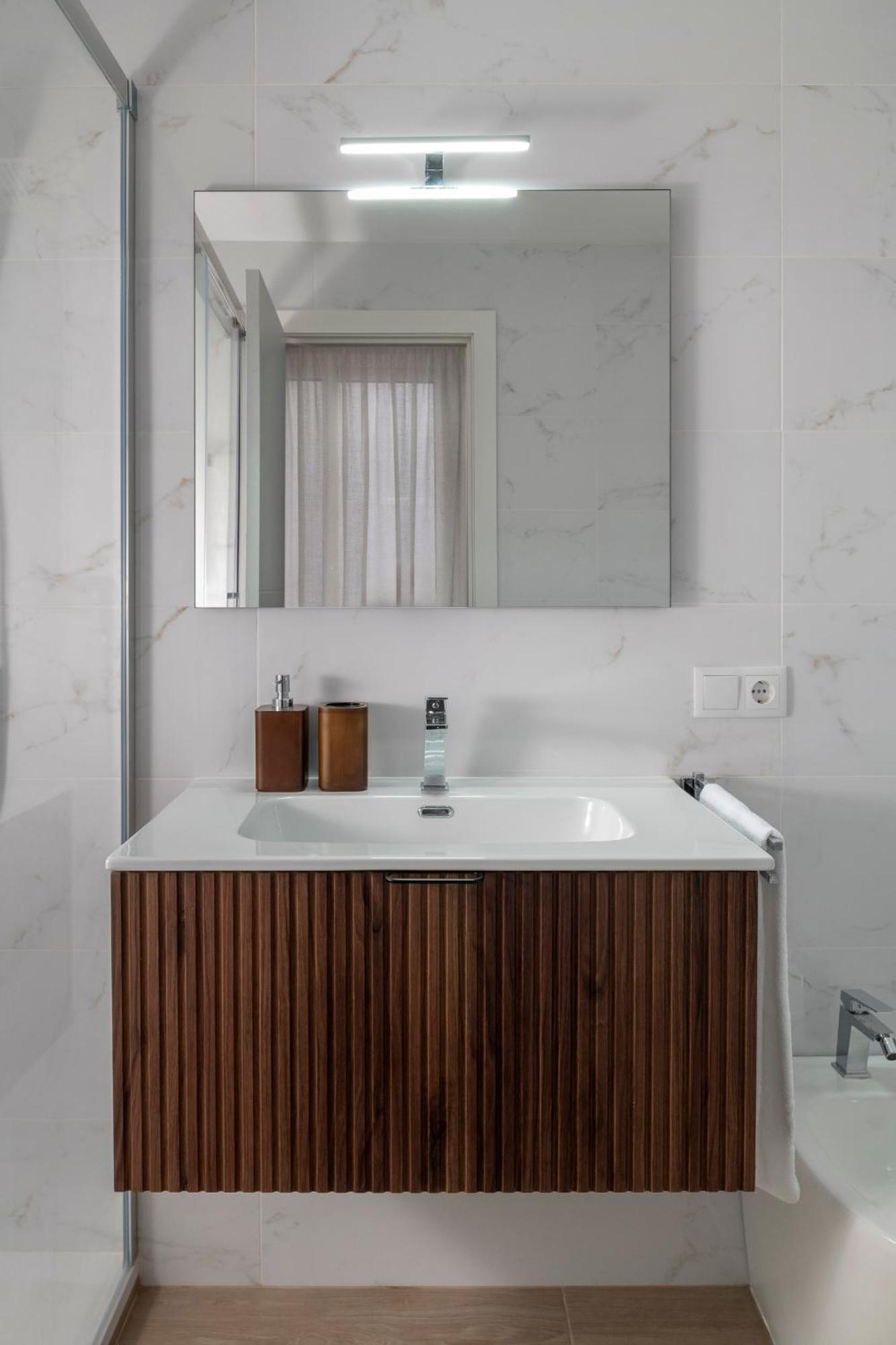 Alohamundi Plaza Nueva Apartment Seville Luaran gambar
