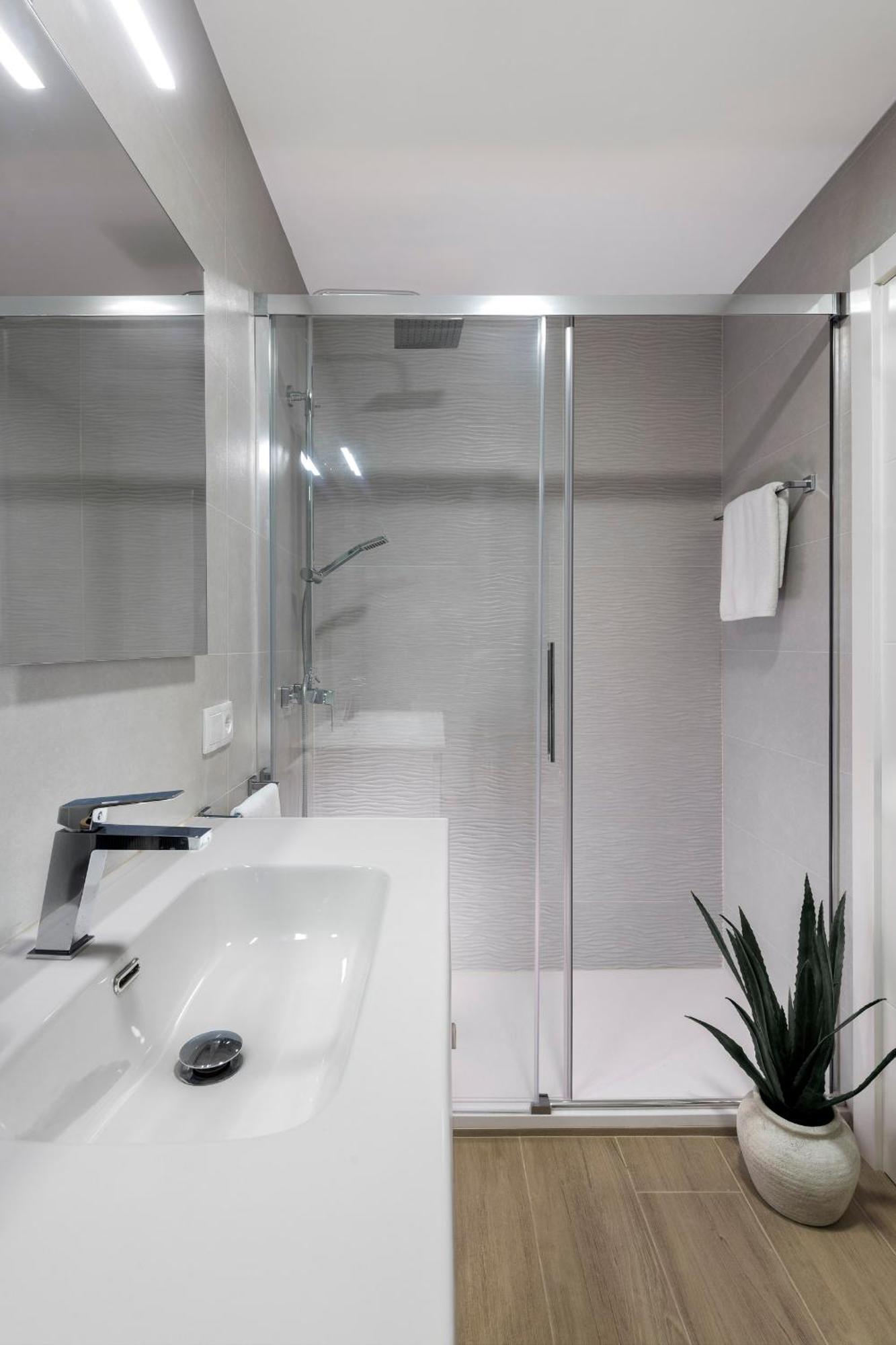 Alohamundi Plaza Nueva Apartment Seville Luaran gambar