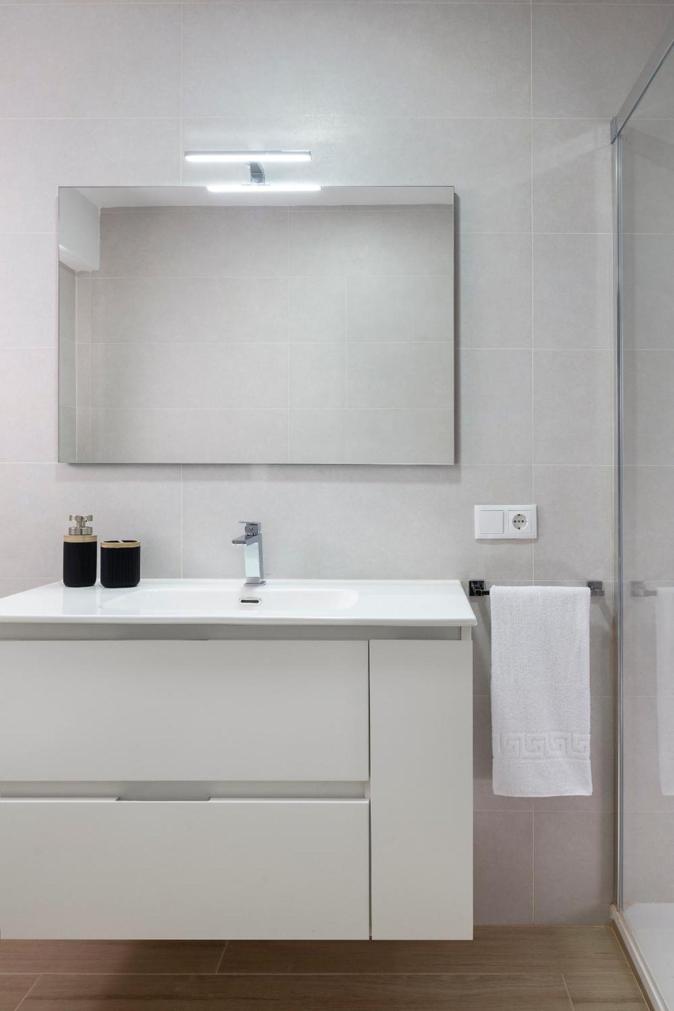 Alohamundi Plaza Nueva Apartment Seville Luaran gambar