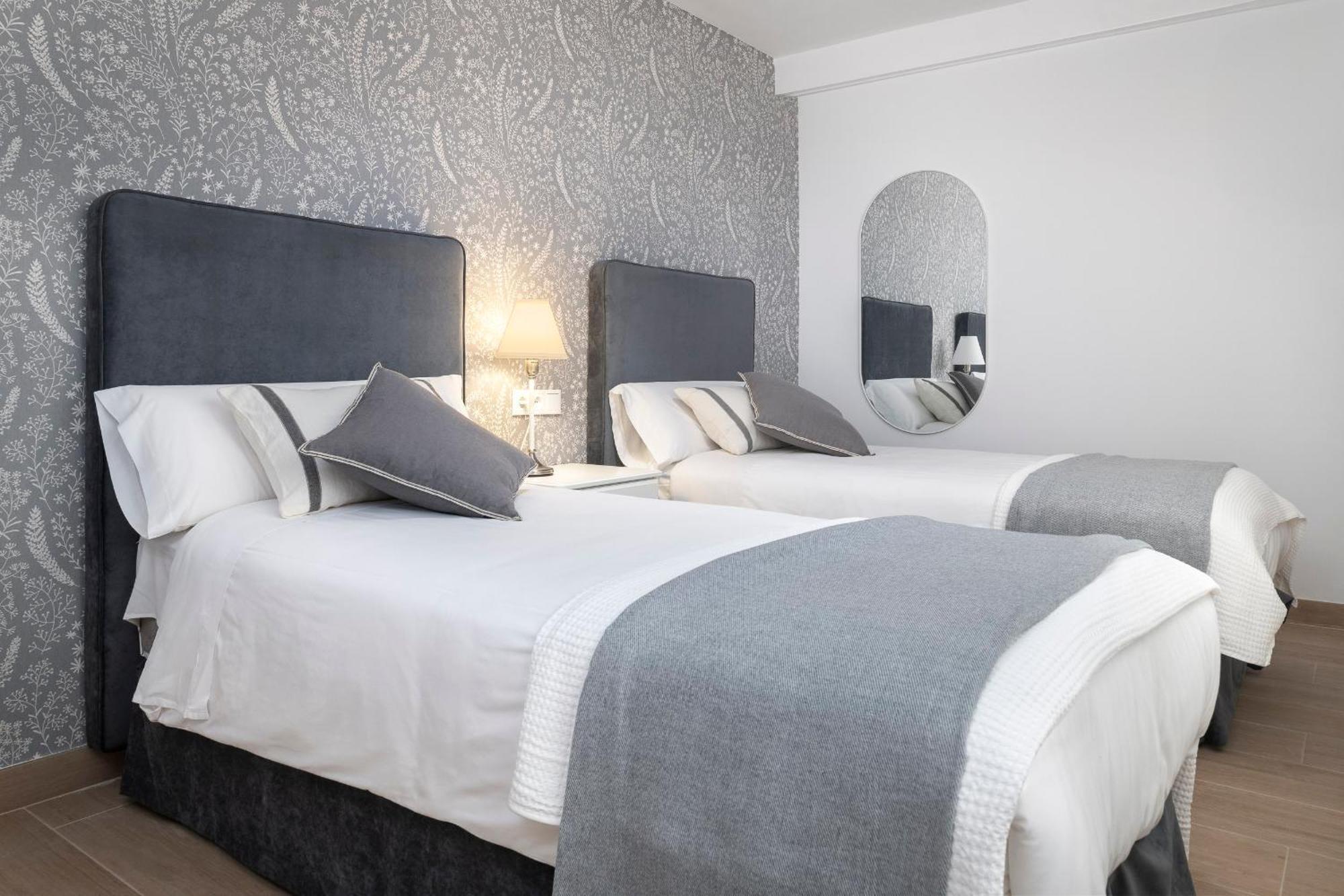 Alohamundi Plaza Nueva Apartment Seville Luaran gambar