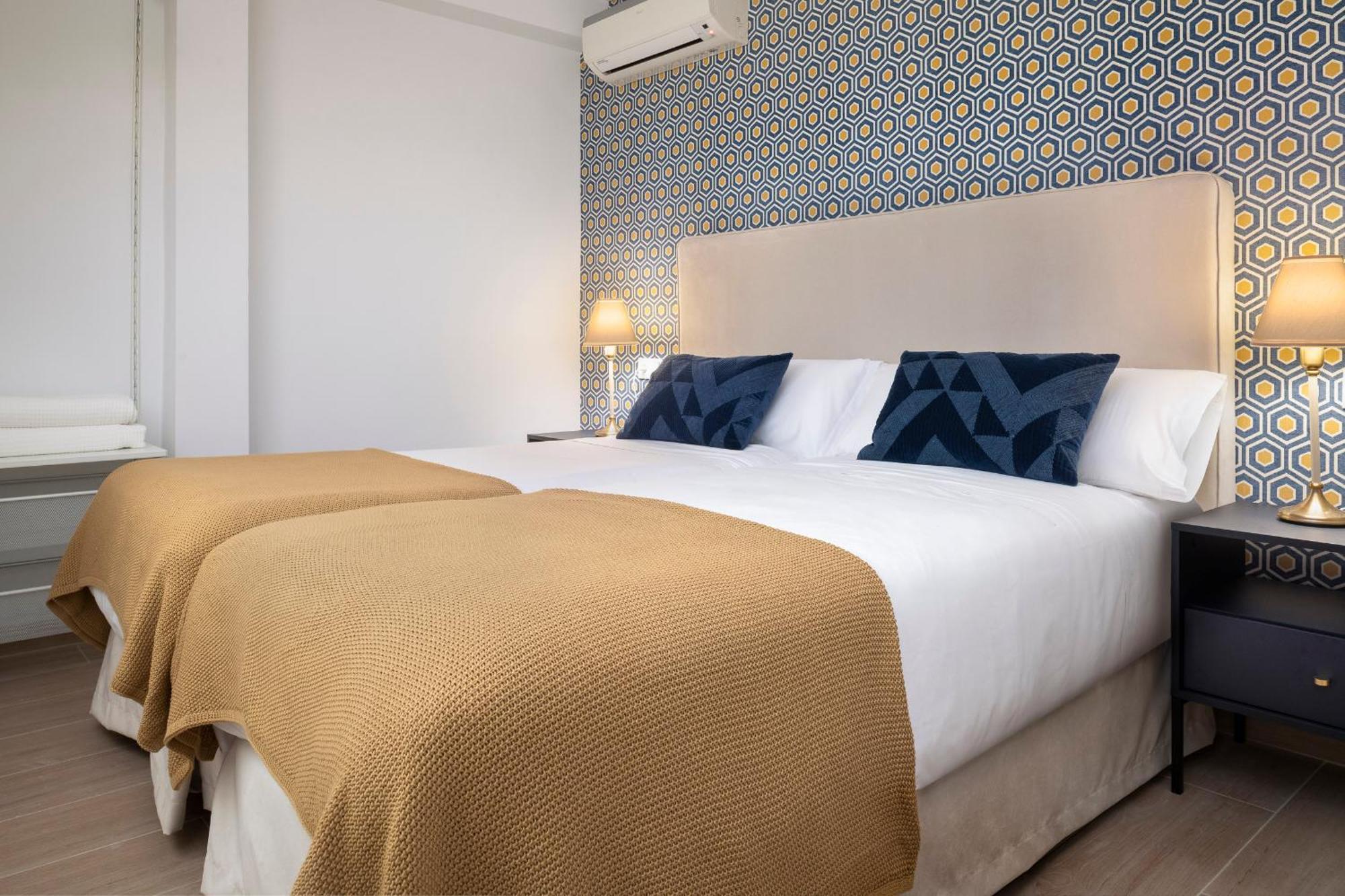 Alohamundi Plaza Nueva Apartment Seville Luaran gambar
